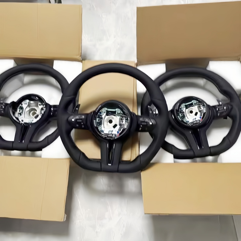 Car Accessories Website - Volant de voiture en cuir pour